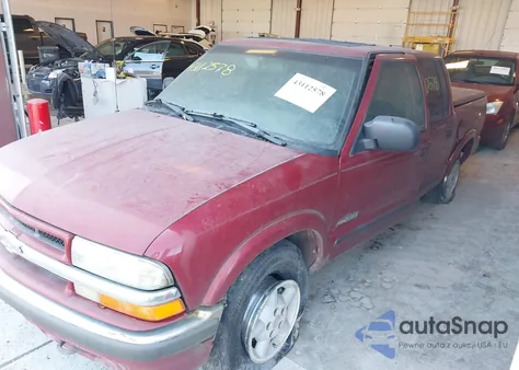 2002 Chevrolet S Truck S10 z USA, uszkodzony, nr VIN 1GCDT13W52K186107